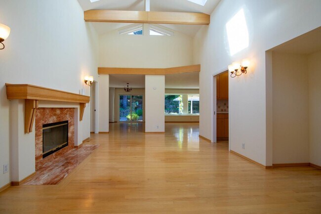 Foto del edificio - 908 Glennan Dr
