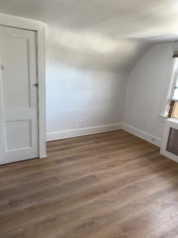 Foto del edificio - 564 S Main St