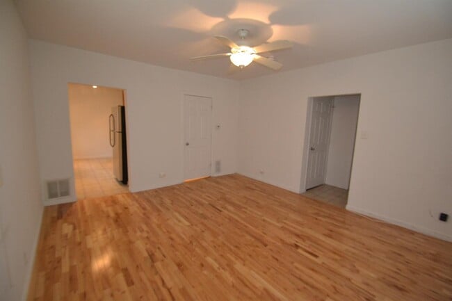 Building Photo - 555 Locust St