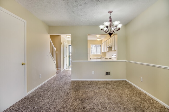 Foto del edificio - 2196 Regency Dr