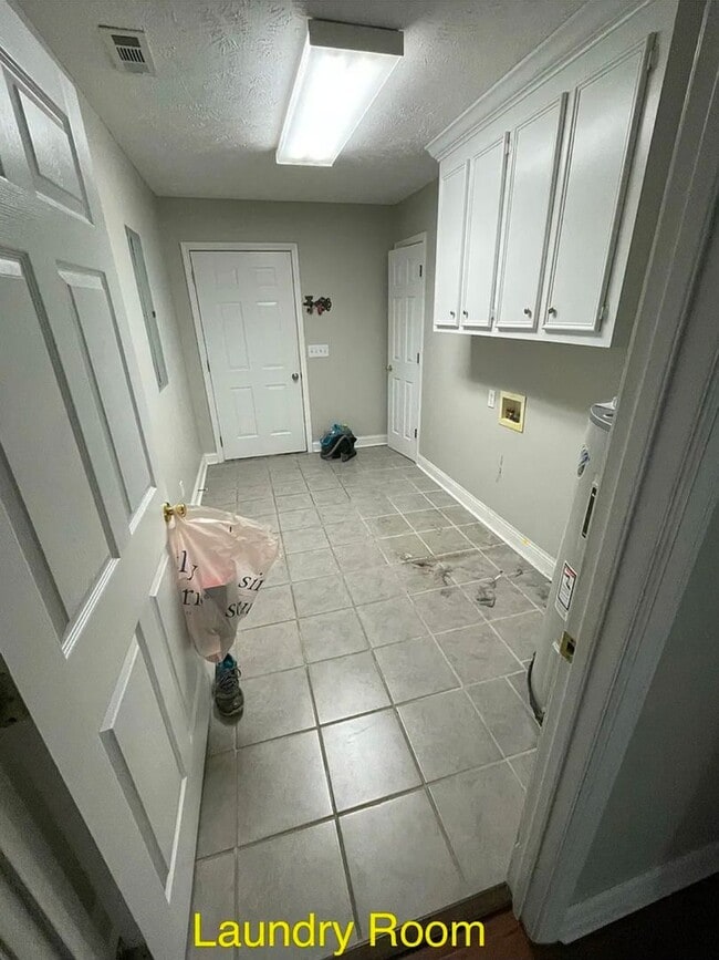 Foto del edificio - 3 Bedroom 2 Bath South Florence