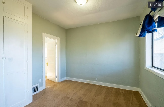 Foto del edificio - 3752 S Delaware St