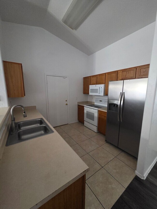 Foto del edificio - 4 Bedroom 2 Bath- Litchfield Park