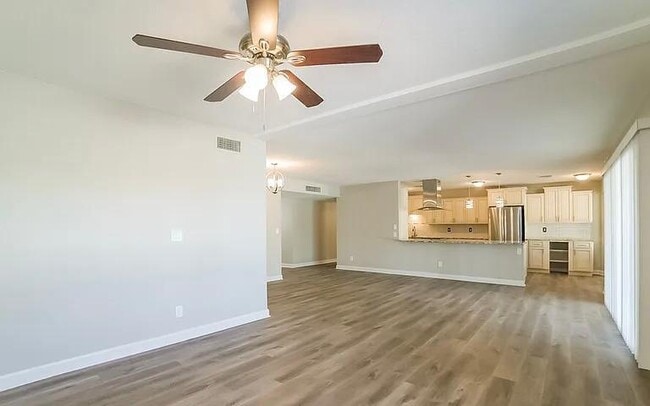 Building Photo - Single Family 2 bedroom 2 bath house