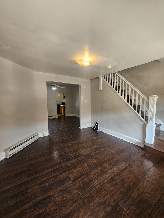 Primary Photo - 332 N 59th St