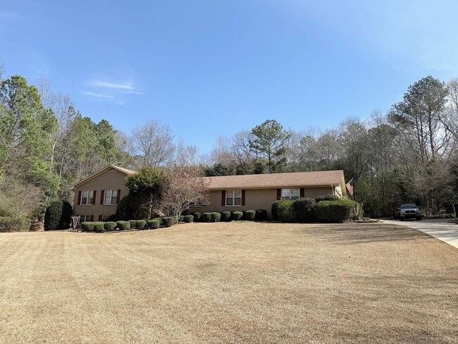 Foto del edificio - Four Bedroom Oconee Beauty