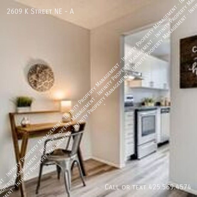 Foto del edificio - Renovated 2 Bedroom Townhome in Auburn!