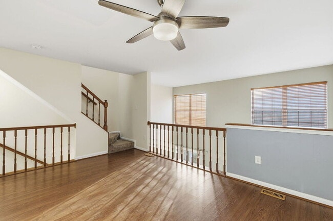 Foto del edificio - 335 Fullerton Pl