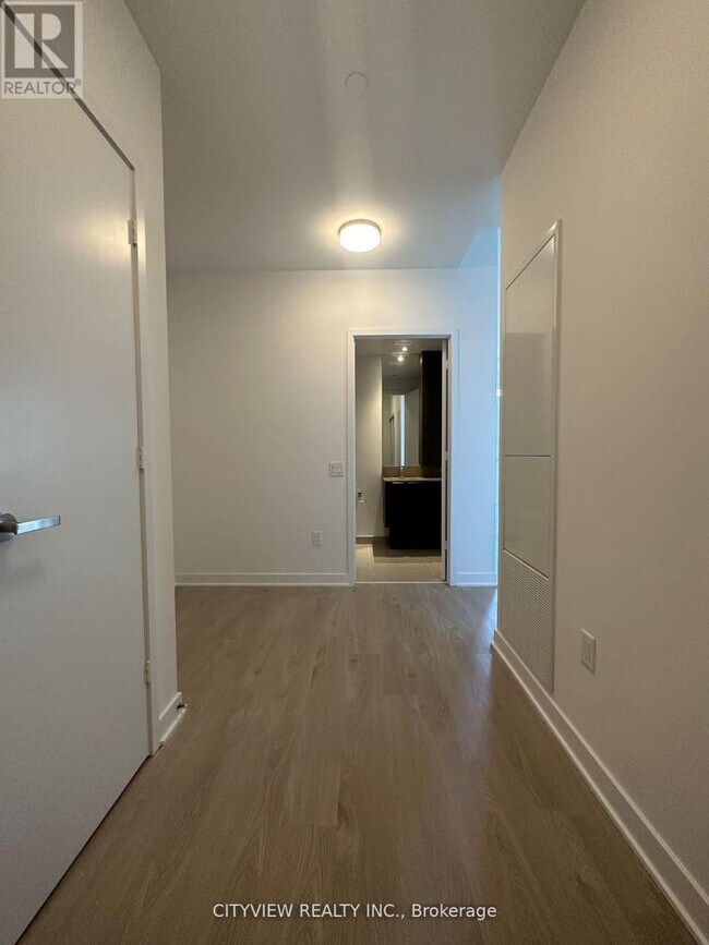 Photo du bâtiment - 3900 Confederation Pkwy