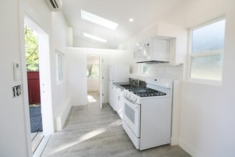 Building Photo - 21107 Damson Rd