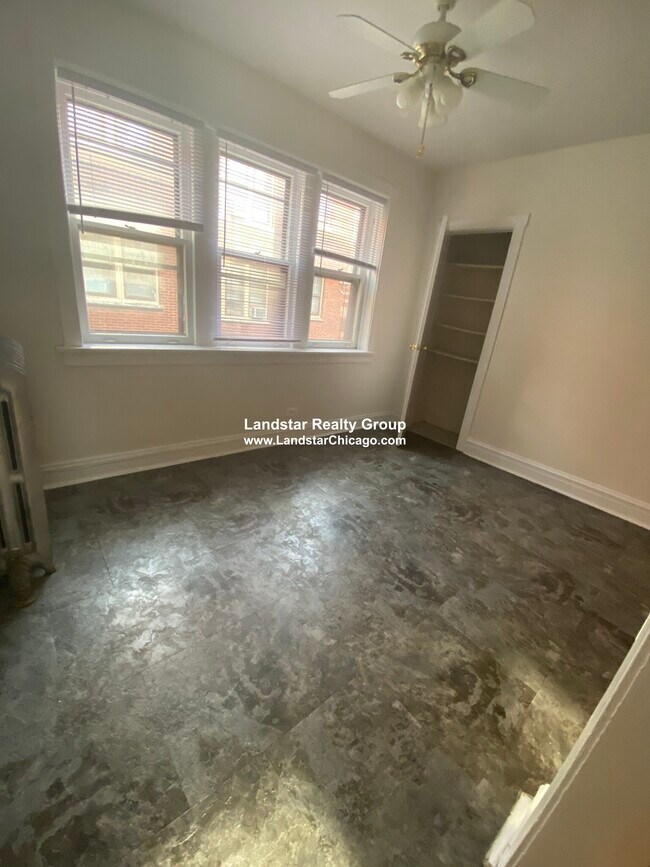 Building Photo - 4037 W School St