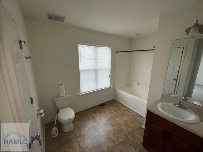 Building Photo - 114 Caswell Ct