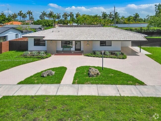 Building Photo - 9140 SW 45th Ter