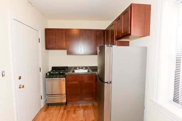Foto del edificio - 730 W Cornelia Ave