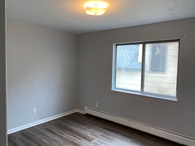 Foto del edificio - 726-730 Pioneer- 2 BR Apts in the south en...
