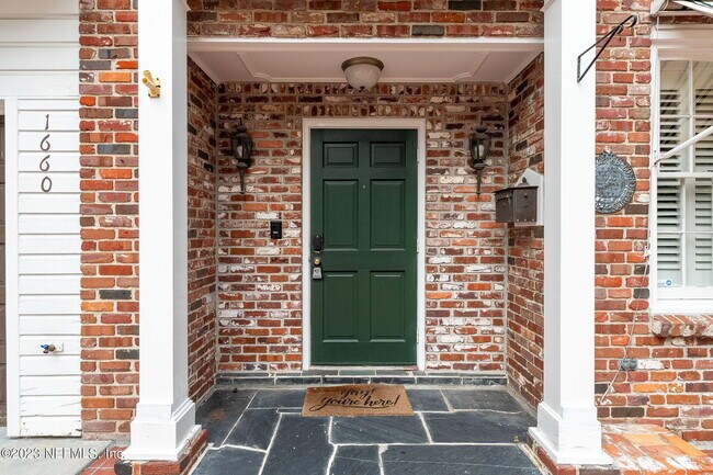 Foto del edificio - 1660 Goodwin St