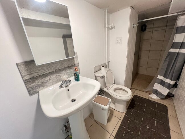 Building Photo - 3139 W Pershing Rd