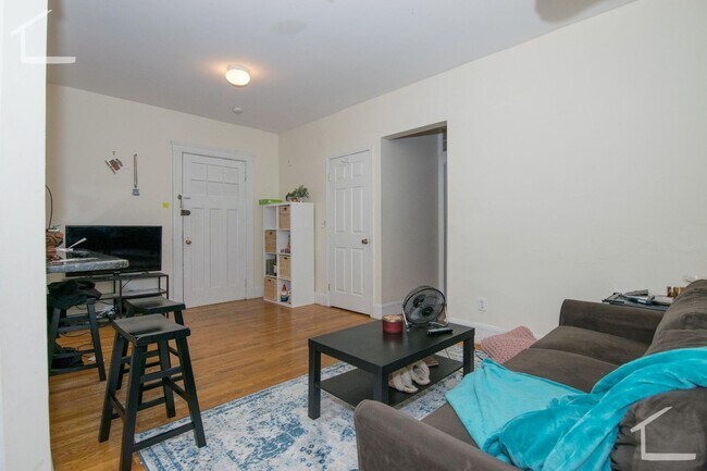 Building Photo - Unique Brookline 4 Bed. Just Steps from BU Central. Unique.