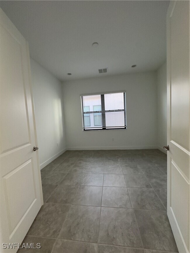 Foto del edificio - 20396 Estero Xing Blvd