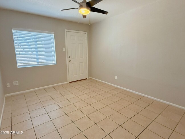 Building Photo - 1551 E Christy Dr