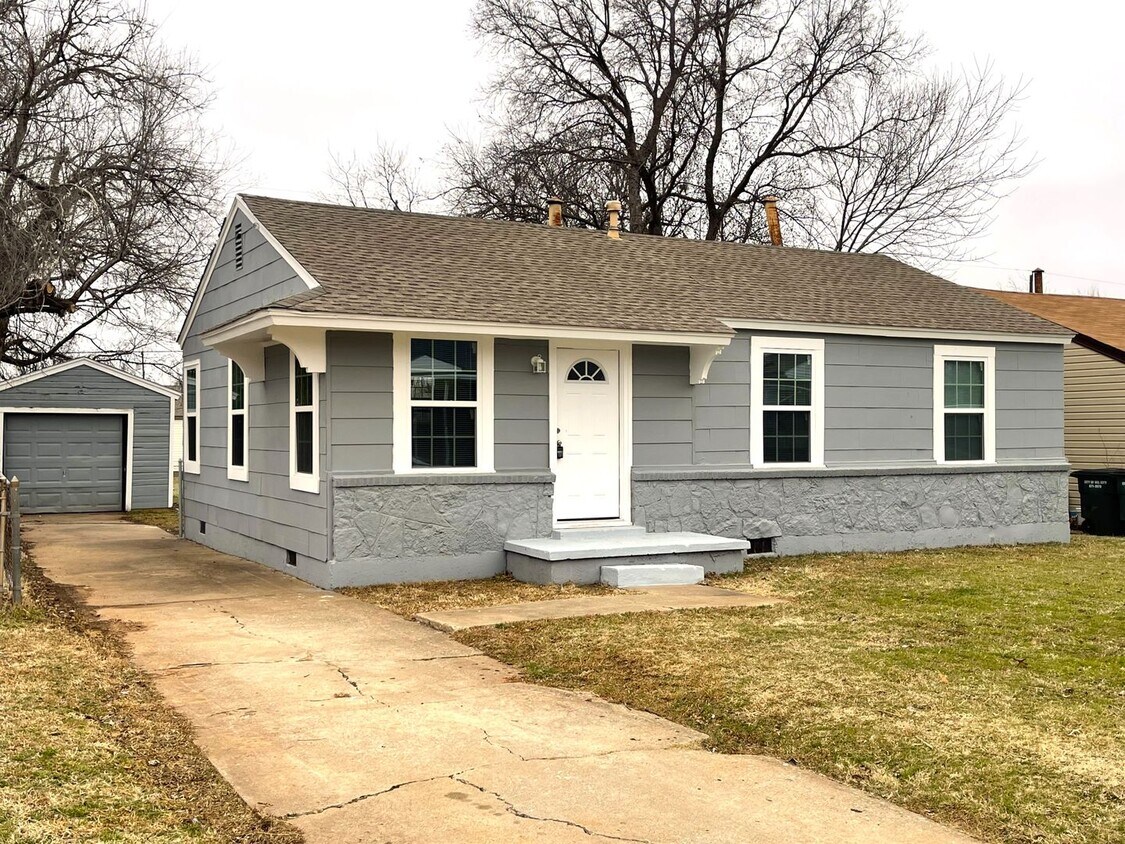 Primary Photo - MOVE-IN SPECIAL!! HALF OFF THE FIRST FULL ...