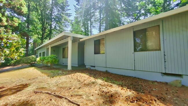 Building Photo - **$1000 OFF FIRST FULL MONTHS RENT**  One ...