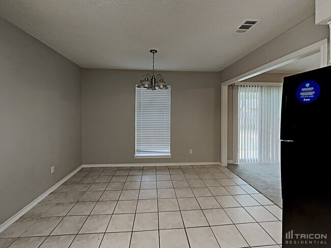 Building Photo - 8620 Santa Clara Dr