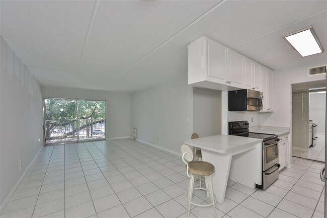Foto del edificio - 3325 Bayshore Blvd