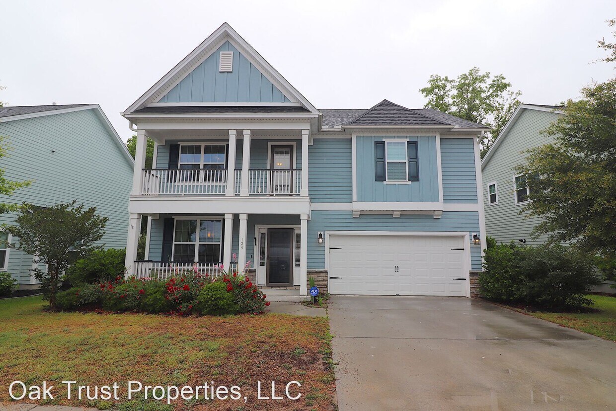 3 br, 2.5 bath House 124 Elliot Creek Lane House Rental in