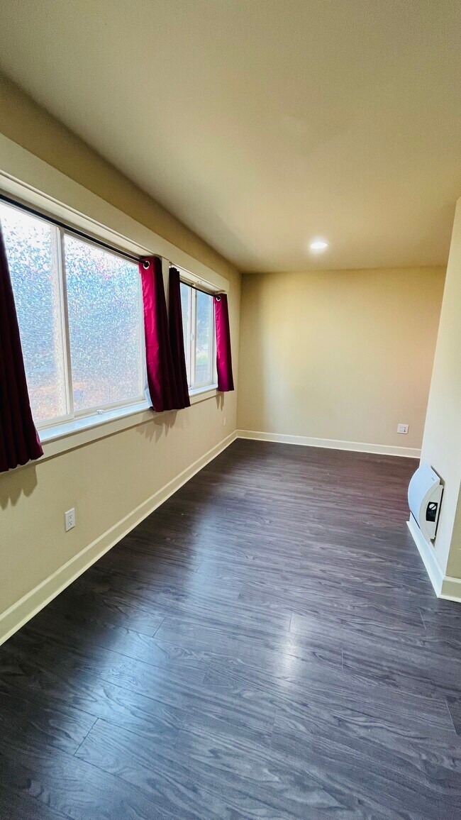 Foto del edificio - 13710 Burke Ave N