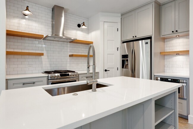 Foto del edificio - 1201 W 22nd St
