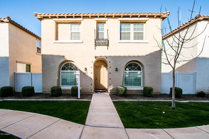 Foto principal - This home has everything that you are looking for!