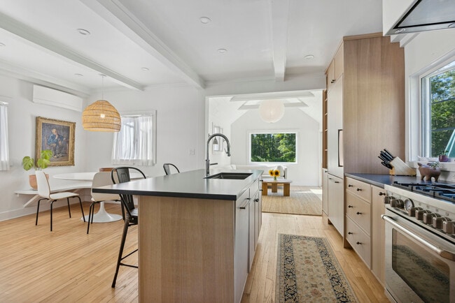 Photo - 276 Fowler Rd House