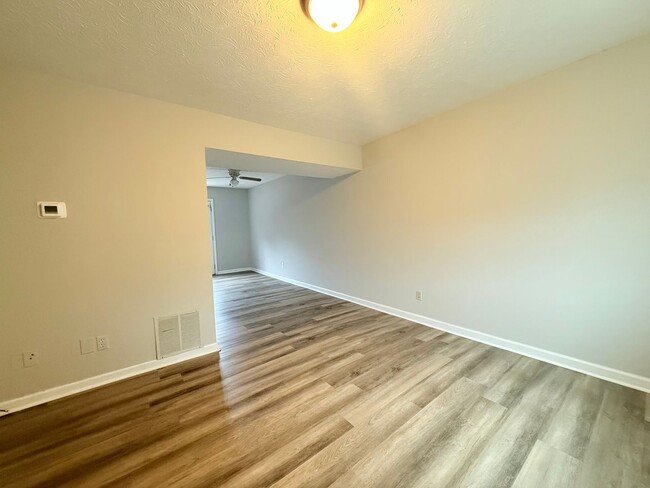 Building Photo - 171 S Killarney Ln