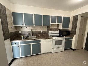 Building Photo - 220 Linden St