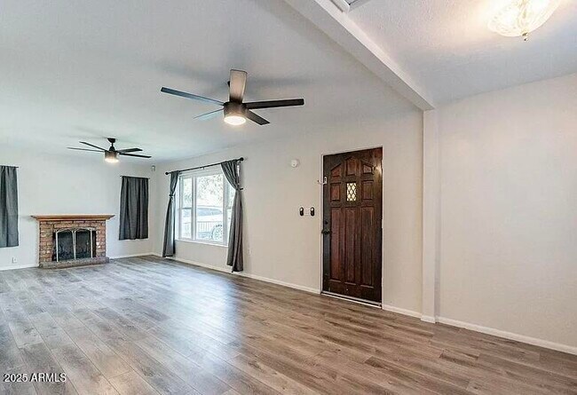 Foto del edificio - 505 W Howe St