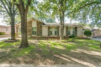 Building Photo - 2909 White Oak Ln