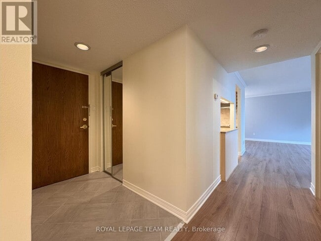 Photo du bâtiment - 470-1470 Laurier Ave W