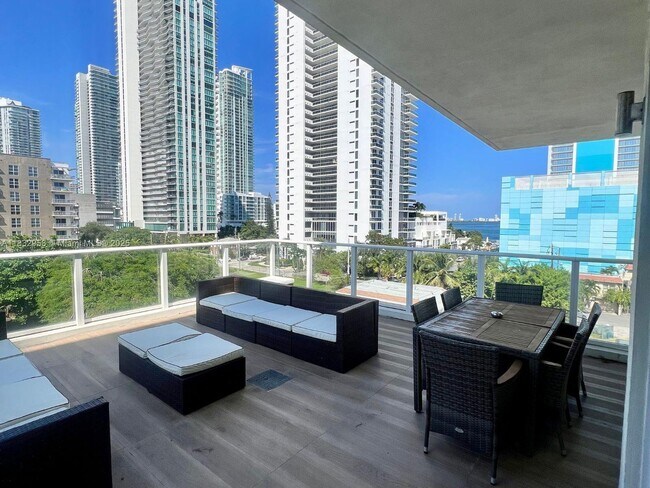 Foto del edificio - 321 NE 26th St