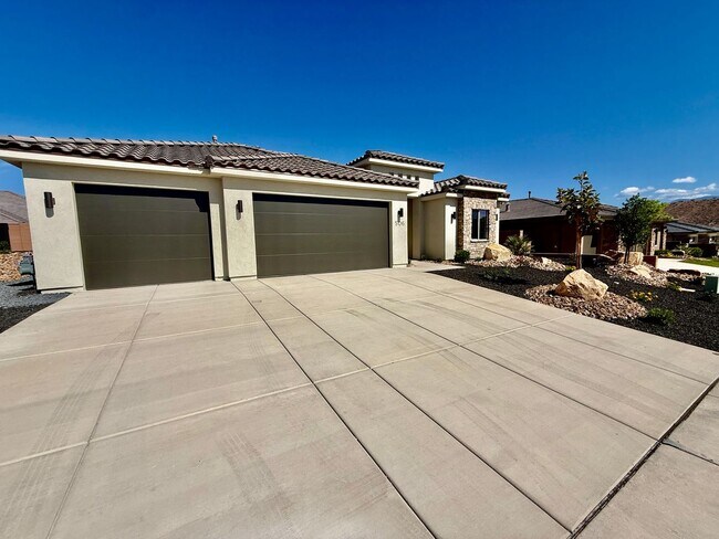 Foto del edificio - Beautiful Pet-Friendly 4-BR Home in Sunbrook Community