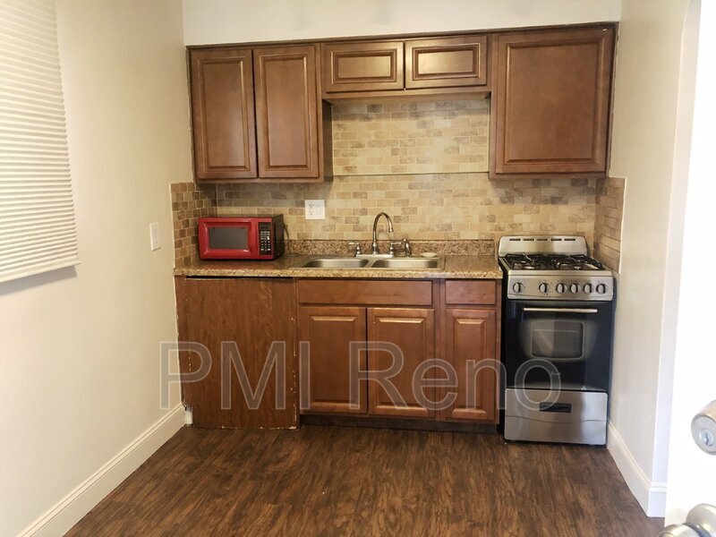 Foto principal - 1747 1/2 C St