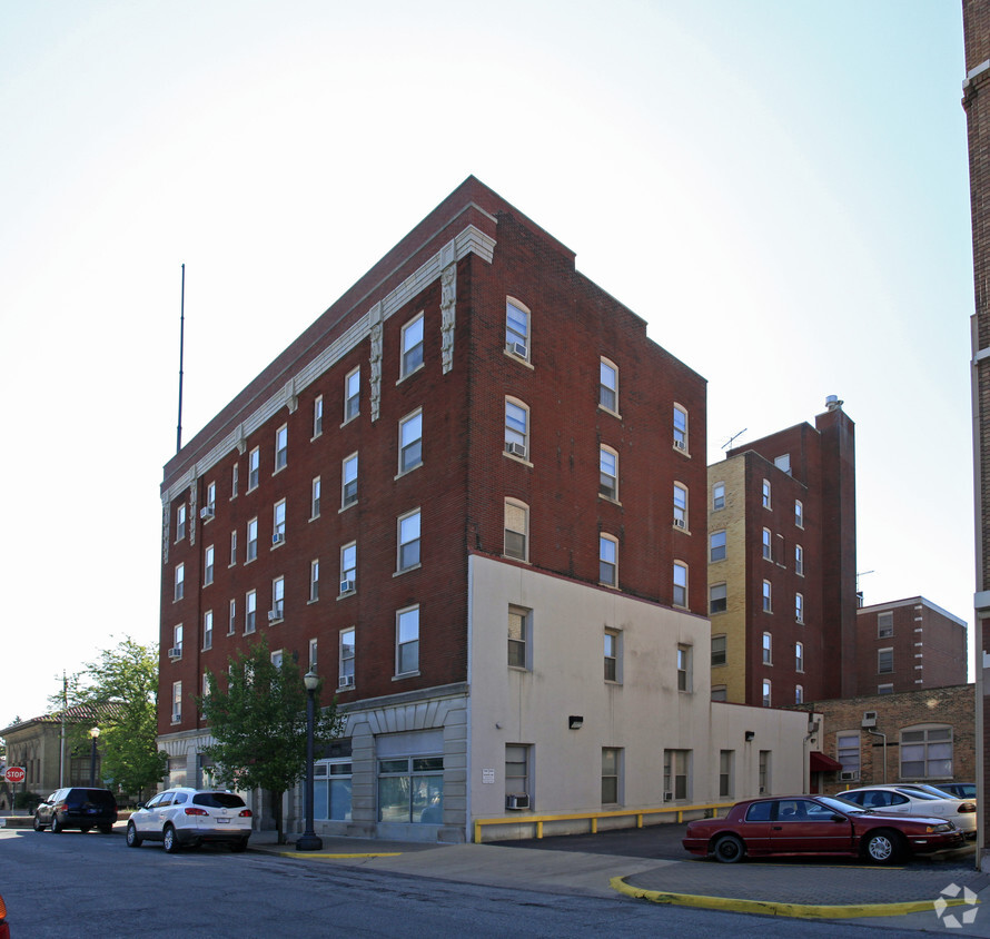 Vista posterior de Jefferson Ave. - Rumely Historic Apartments