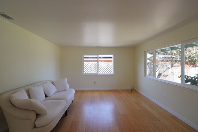 Building Photo - Los Osos Home for Rent