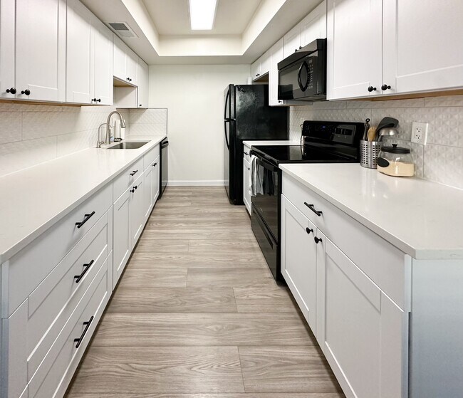 Foto del edificio - 8532 E Belleview St