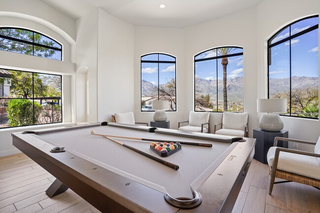 Building Photo - Pinnacle Heights