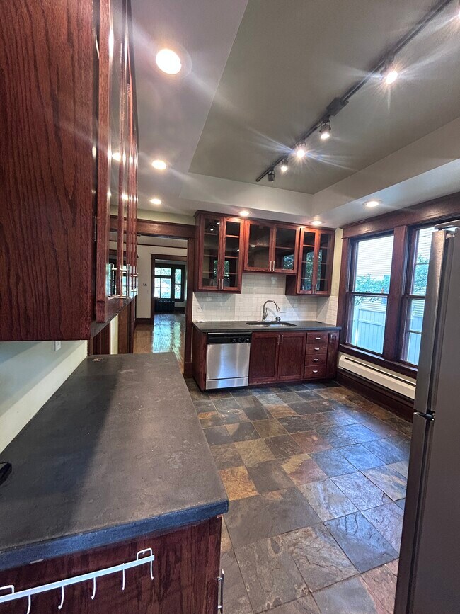 Foto del edificio - 914 6th St E