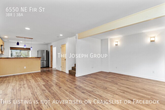 Building Photo - Vintage charm with modern updates! 3 bed/2...