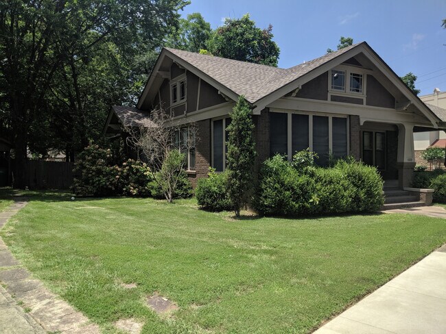 Building Photo - Historic Home with Lots of Character