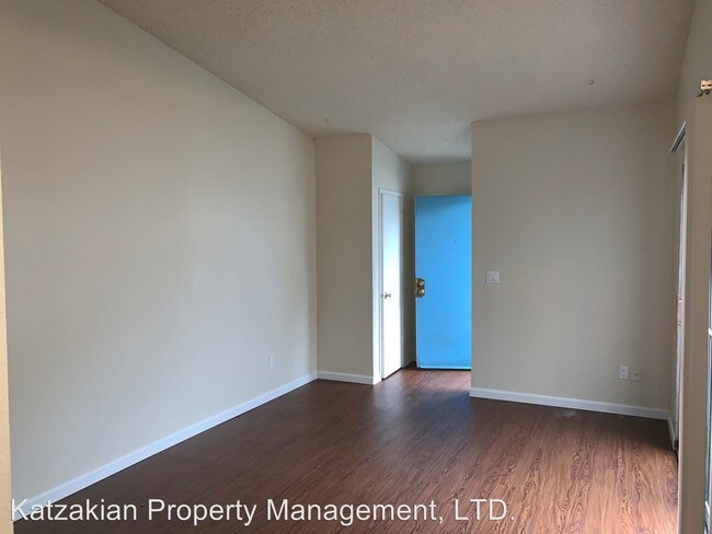 Building Photo - 5558-5562 Tree Swallow Ct