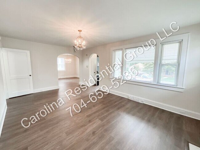 Building Photo - 426 Elm St